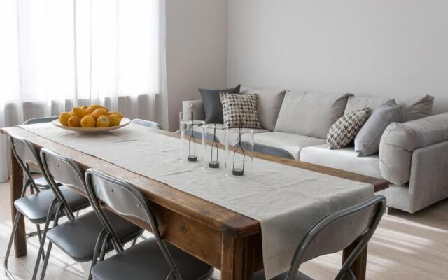 Boulevard 900 - Comfort and Style - Entire Structure 12 Beds
