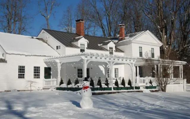 Applewood Manor Bed & Breakfast