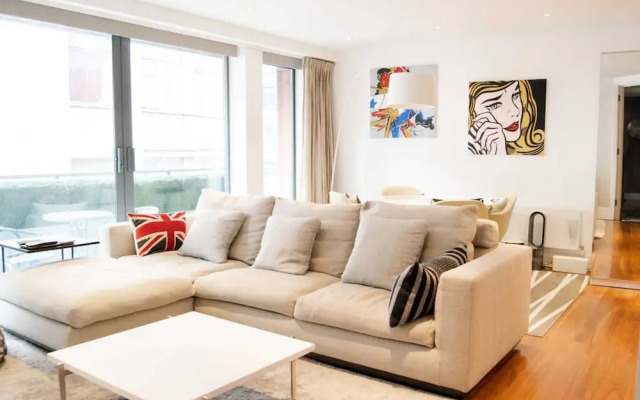 New Modern Large 2 Bed