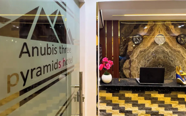 Anubis pyramds