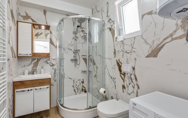 Swanky Holiday Home in Privlaka Near Sea Beach