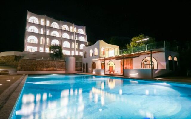 Rousseau homestay in Fuxian Lake