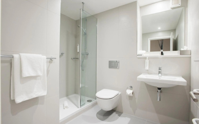 PREMIER SUITES Reading
