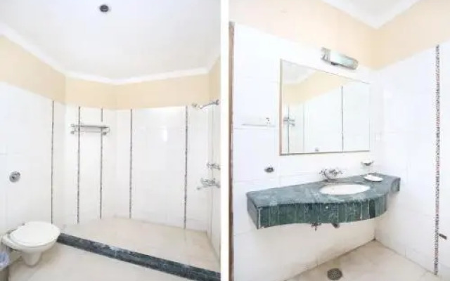 Hotel Aaditya Majha Continental
