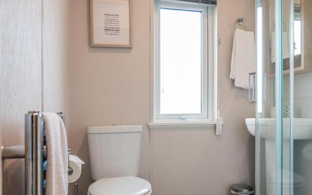 Lavender Lodge with Hot Tub