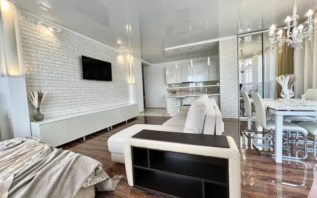 Апартаменты Рейди Рум на ул. Патриотов, д. 1Е