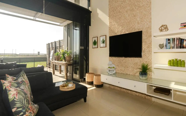 Quayside Waterfront Apartment