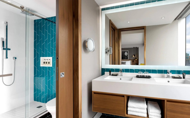 Humaniti Hotel Montreal, Autograph Collection