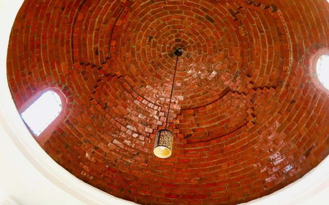 Jewel Howard Carter Hotel