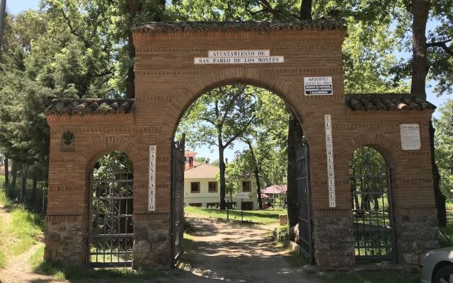 Complejo Turistico Baños del Robledillo