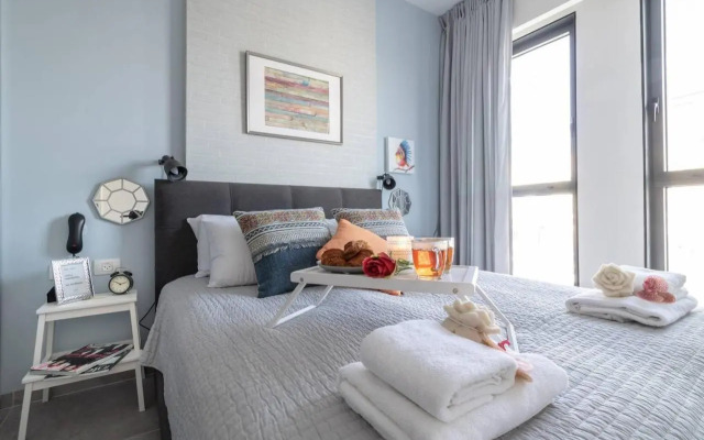 Central and luxurious 1 bdr