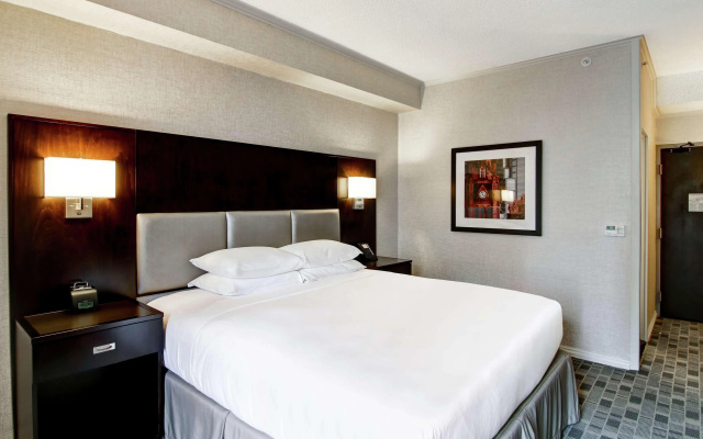 DoubleTree by Hilton Hotel Toronto Downtown
