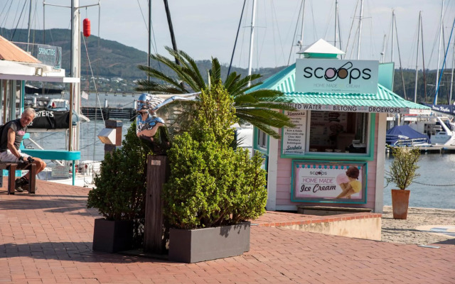 Waterfront- 11 South Quay