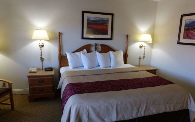 Red Roof Inn & Suites Hazleton