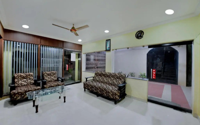 Vishnu Residency By OYO Rooms