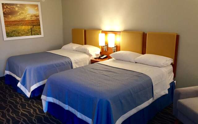 Days Inn & Suites by Wyndham Cincinnati North