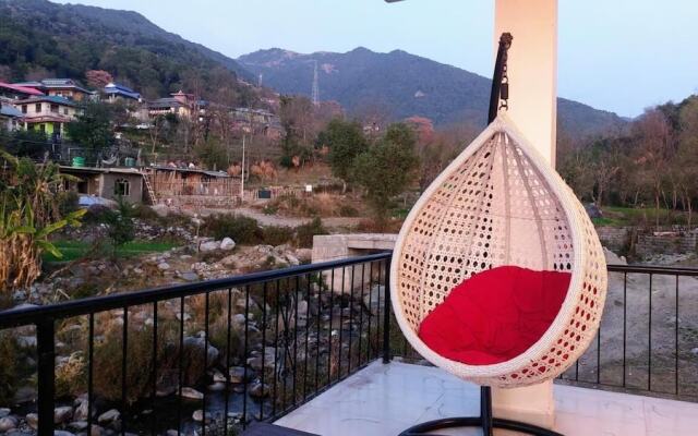 The Lost Hostels-Bir - Landing Site