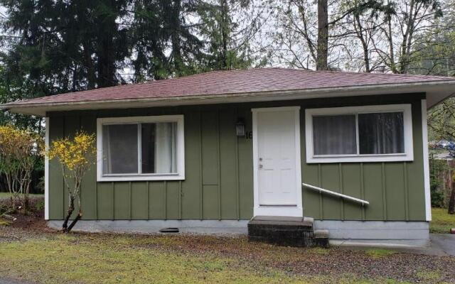 Malahat Bungalows Motel