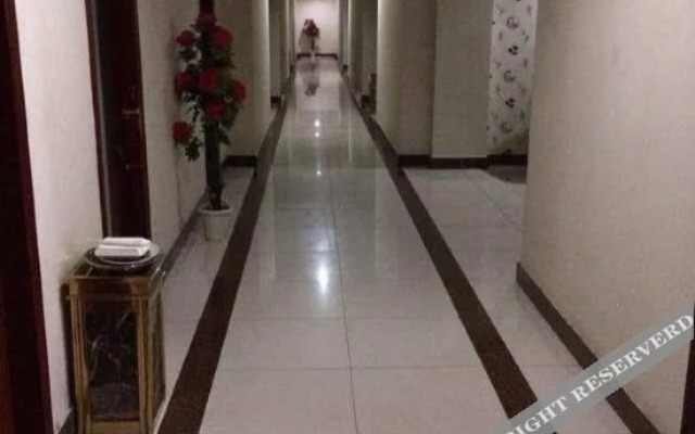 Red Cherry Hotel