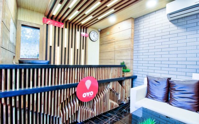 OYO 24872 Hotel Golden Fiesta