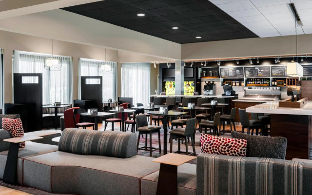 Courtyard by Marriott Chicago O'Hare