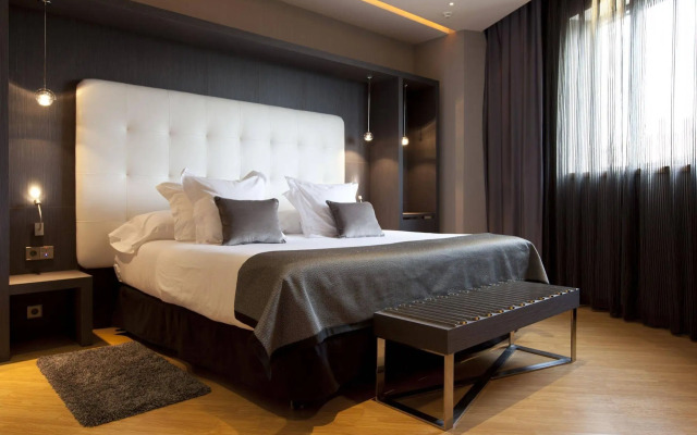 Hotel Maydrit Airport