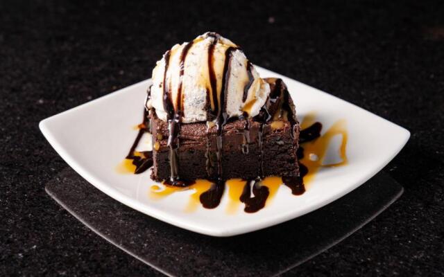 Holiday Inn Hotel & Suites Montreal Centre-ville Ouest by IHG