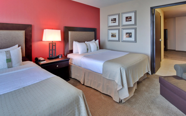 Holiday Inn & Suites Bakersfield by IHG