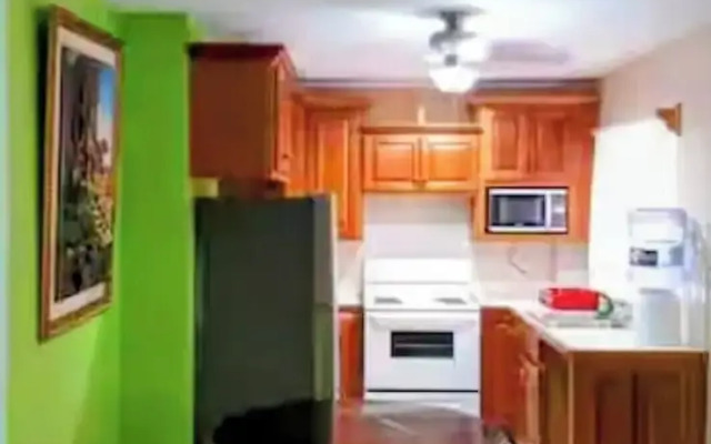 Paradise Suites & Residence