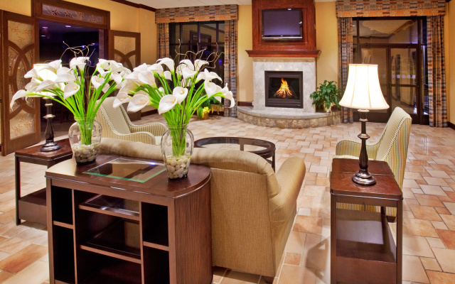 Holiday Inn Quincy East by IHG