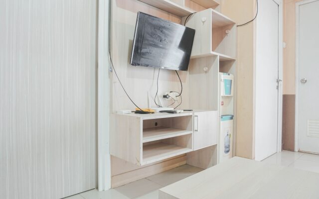 Simple And Cozy Living 2Br At Green Pramuka City Apartment
