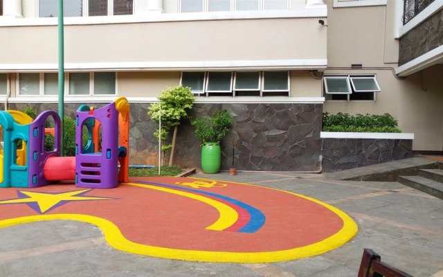 Best Price 3BR Apartment at Mediterania Lagoon Kemayoran By Travelio