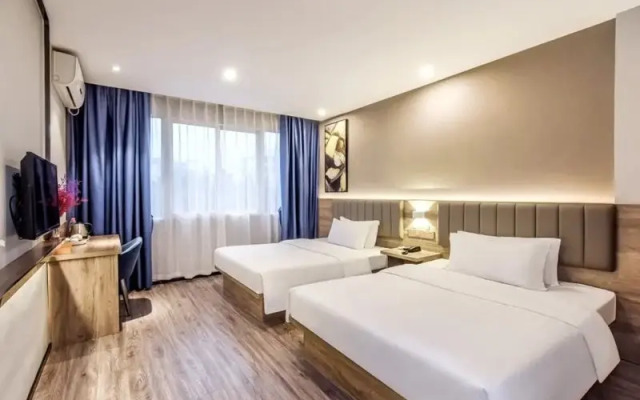 7 Days Inn (Rongchang Commercial Pedestrian Street)