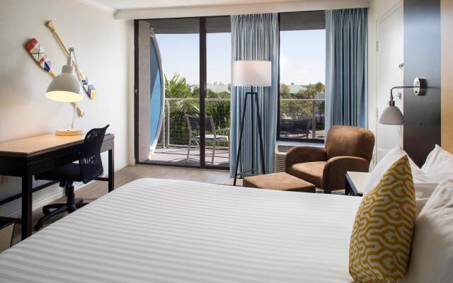 Bay Harbor Hotel