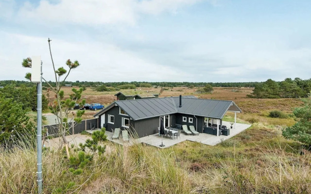 Scenic Holiday Home in Rømø with Hot Tub & Sauna