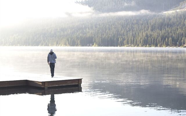 Donner Lake Village