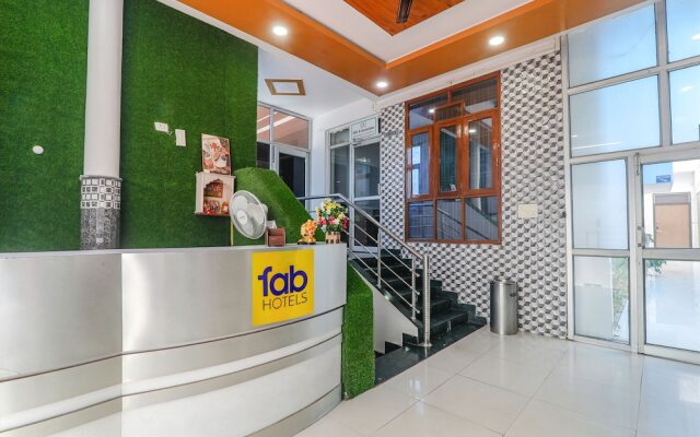 Fabexpress Jmd Inn