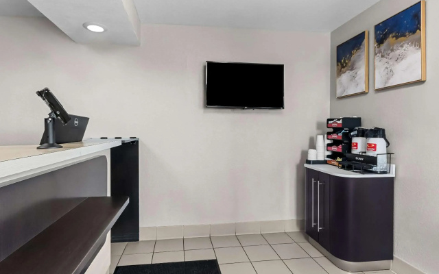 Econo Lodge - фото 5