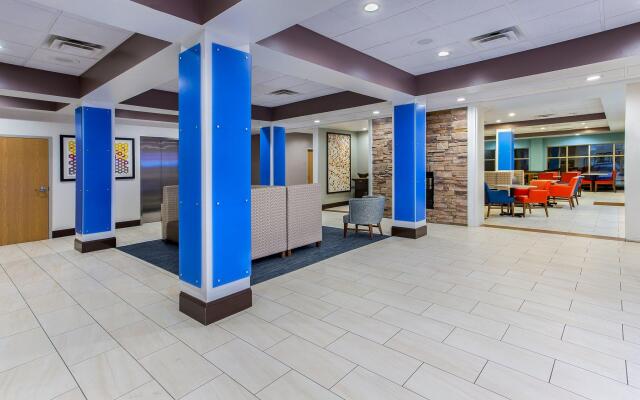 Holiday Inn Express & Suites Morristown by IHG