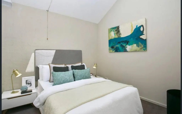 Lonnie Beach View Apartment