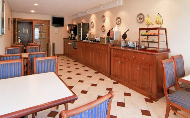 Baymont by Wyndham Bellevue / Omaha