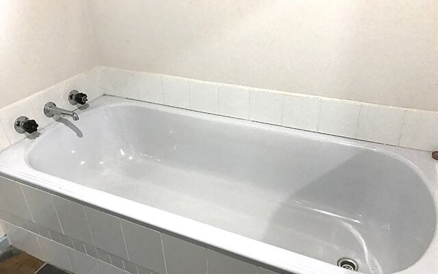 Cosy AffordableGetaway Wifi Netflix Wine