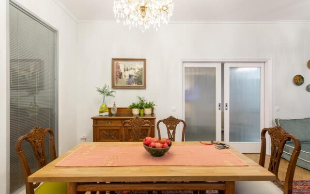 A short walk to Syntagma and Plaka - 100sqm 2 Bdrm Apt by Athenian Home