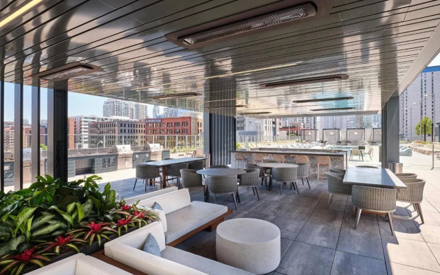 Level Chicago - River North