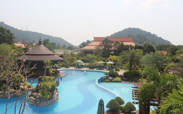 Try Palace Resort & Spa