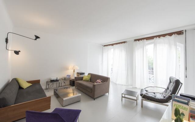 Contemporary Chic by Place de la Nation