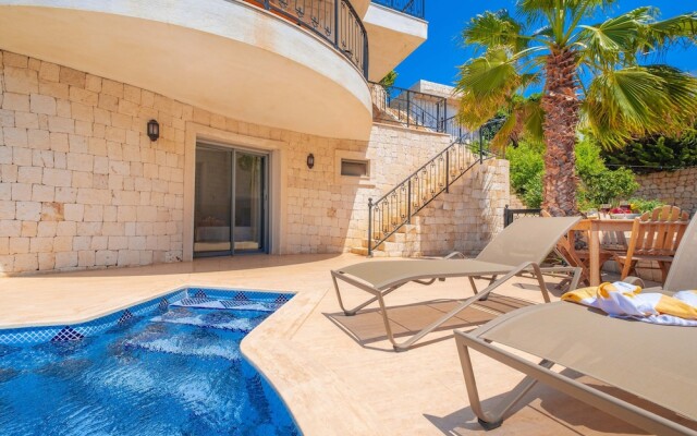 Fortuna Peninsula Apart