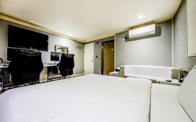 Yeongdeungpo The Moon Hotel