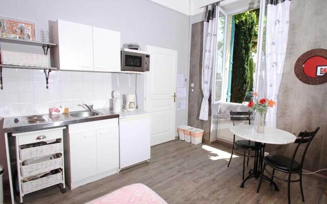 Studio in Suze-la-rousse, With Shared Pool, Enclosed Garden and Wifi