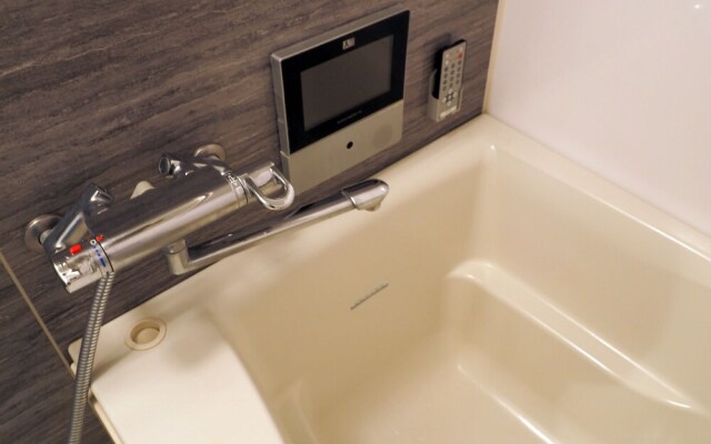 Yeah Room Zeus The Garden